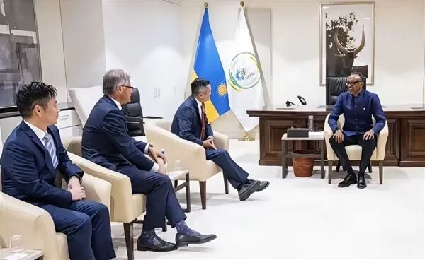 Jack Ma xuất hiện ở châu Phi, hội đàm với Tổng thống Rwanda